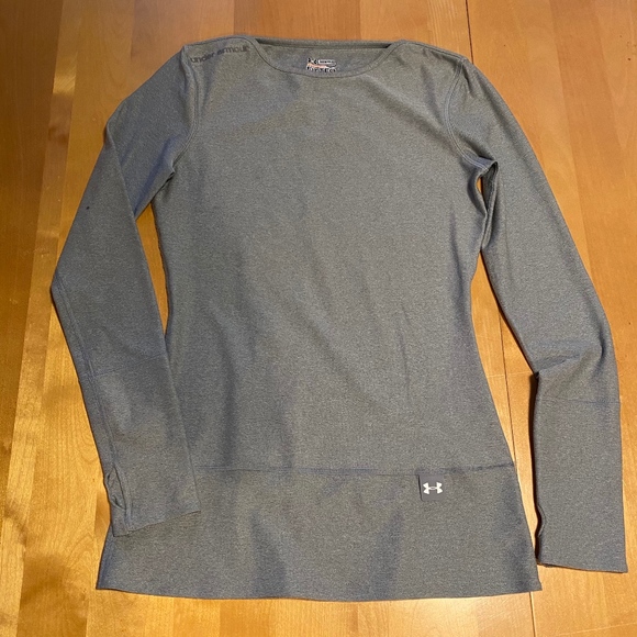 Under Armour Tops - Under Armour All Season Gear Long sleeve top